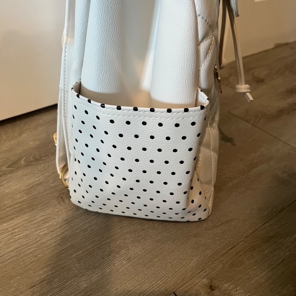 Minnie Mouse Backpack - Picture 5 of 8